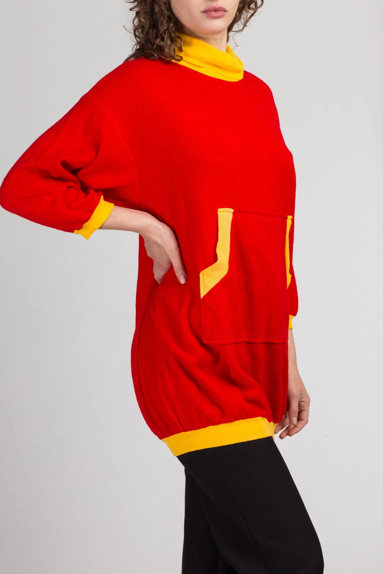 80s Long Red & Yellow Turtleneck Sweatshirt - Large