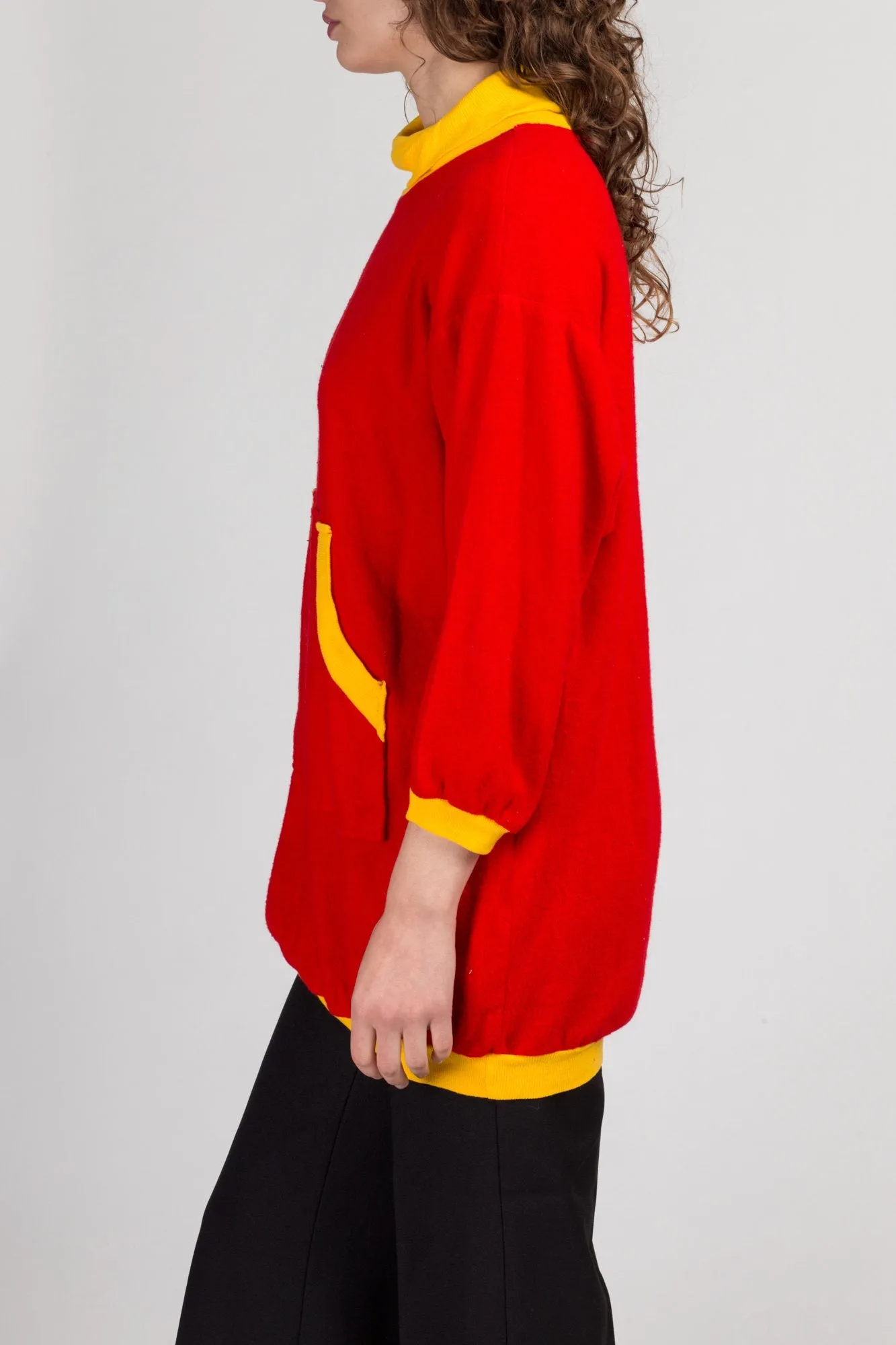 80s Long Red & Yellow Turtleneck Sweatshirt - Large