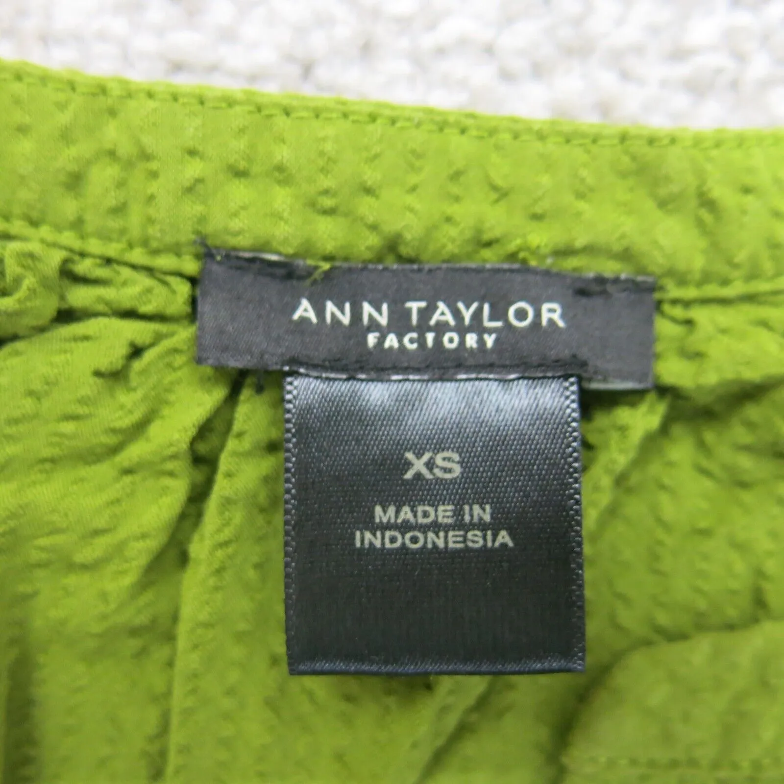 Ann Taylor Womens Casual Henley Blouse Top Long Sleeves Olive Green Size X-Small