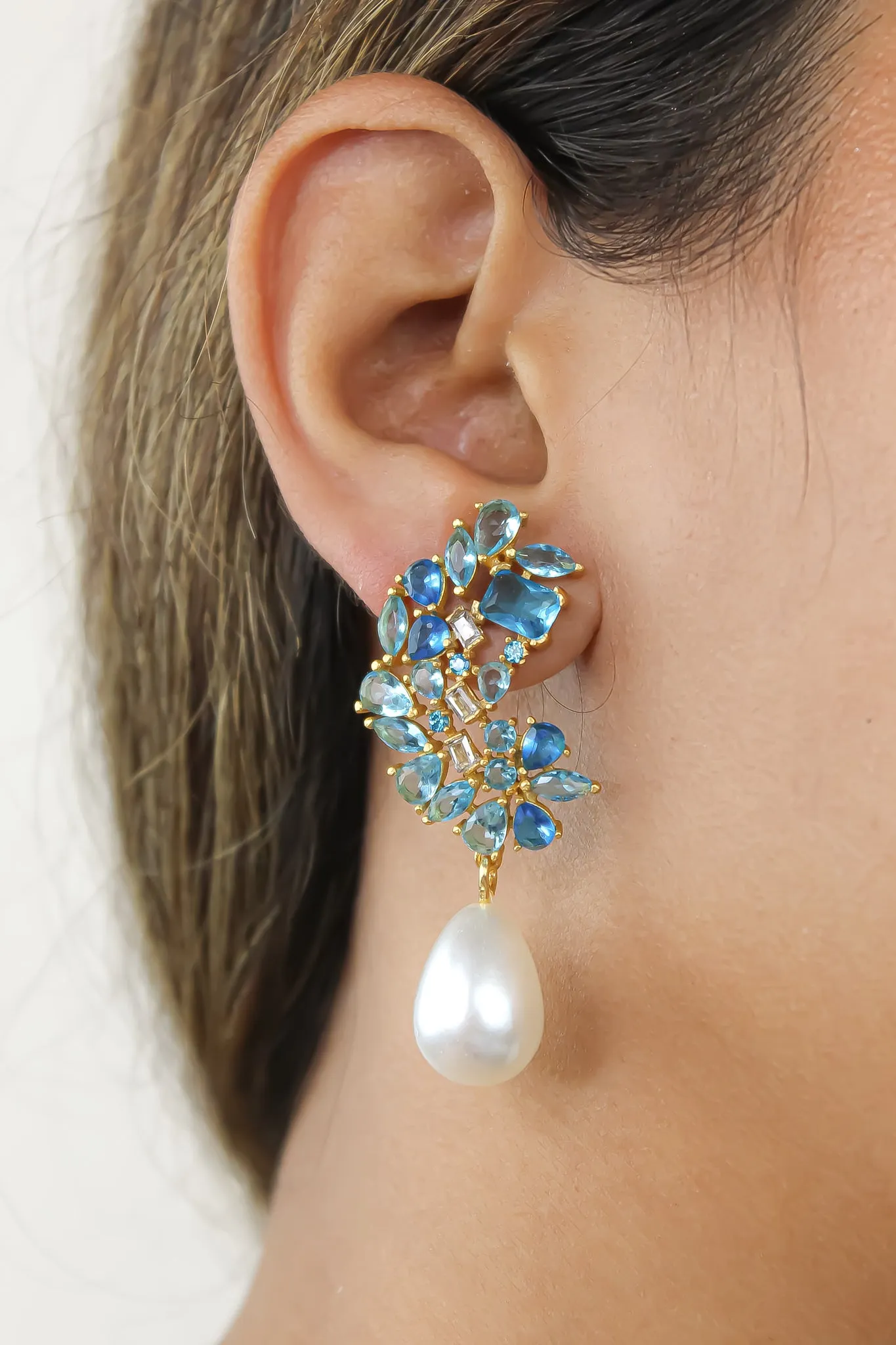 Golden Frosty Pearl Earrings