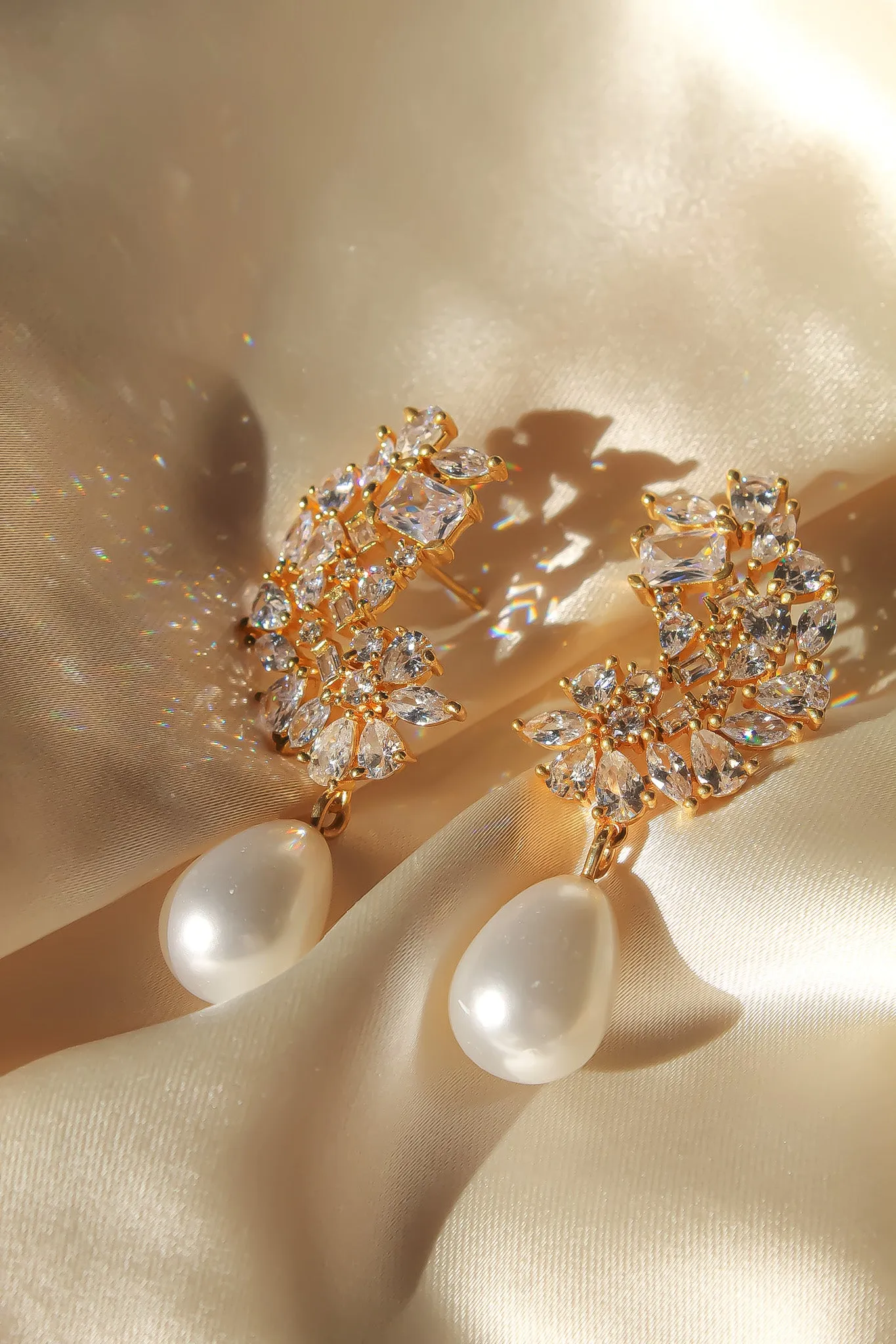 Golden Frosty Pearl Earrings