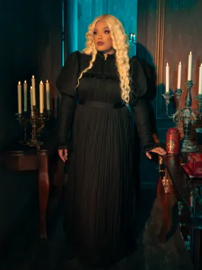 Lady Mourning Victorian Gown in Black
