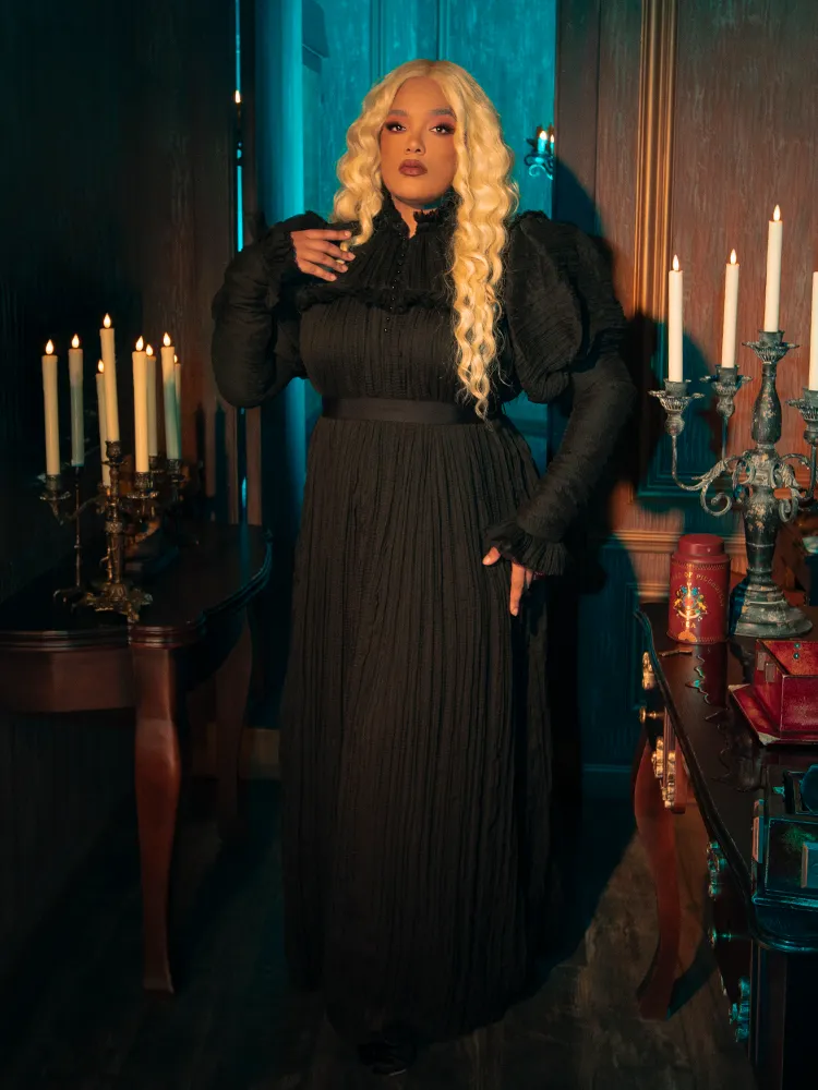 Lady Mourning Victorian Gown in Black