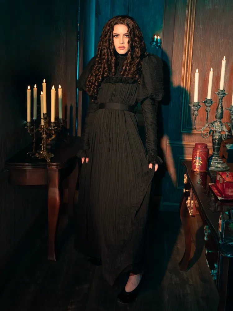 Lady Mourning Victorian Gown in Black