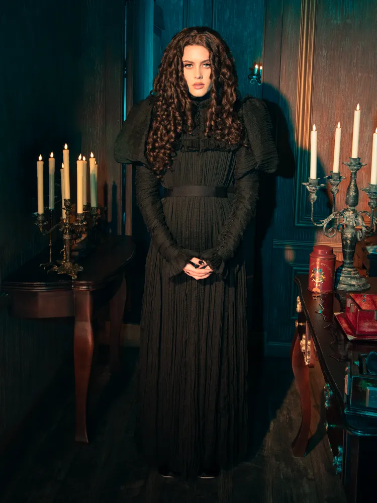 Lady Mourning Victorian Gown in Black