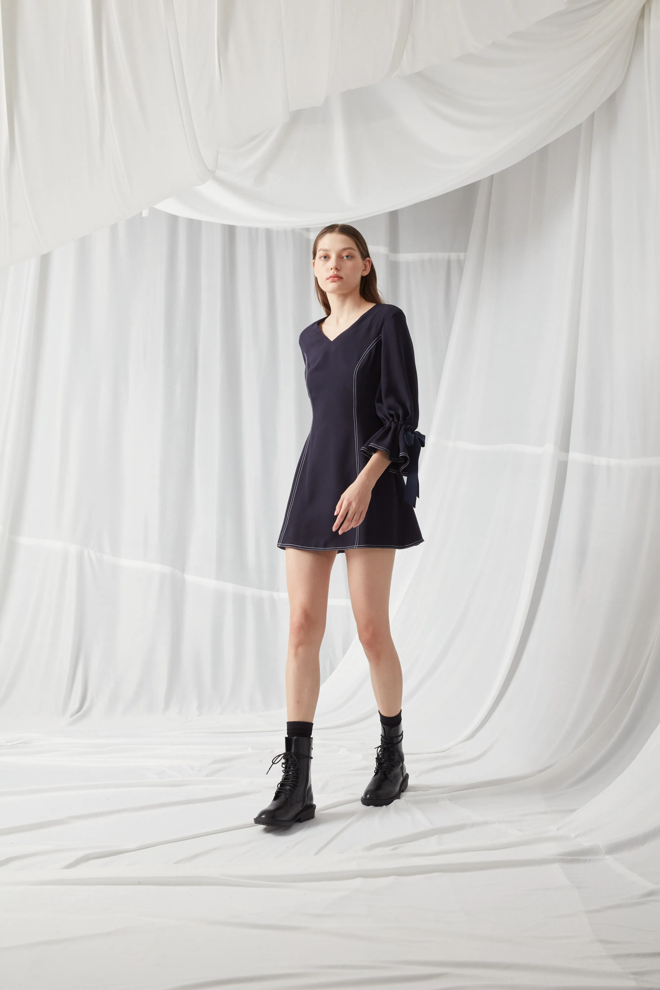 V-Neck Bow Long-Sleeved Mini Dress
